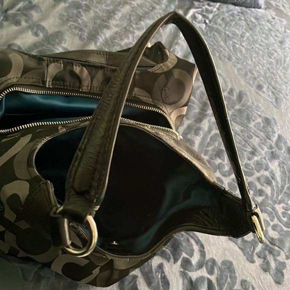 Coach large handbag - Picture 4 of 9